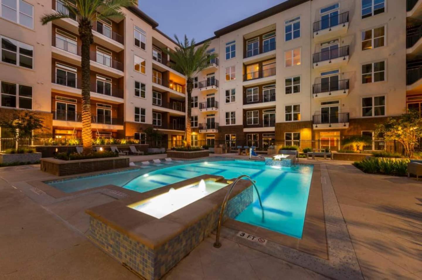 Downtown Apt Free Parking - Pool - Gym - Fully Kitchen Houston Eksteriør bilde