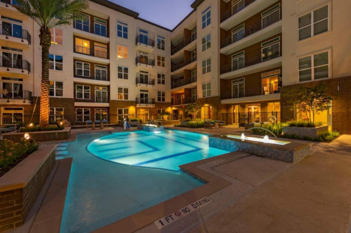 Downtown Apt Free Parking - Pool - Gym - Fully Kitchen Houston Eksteriør bilde